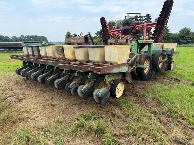 Image of John Deere 530 equipment image 3