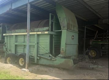 Main image John Deere 200