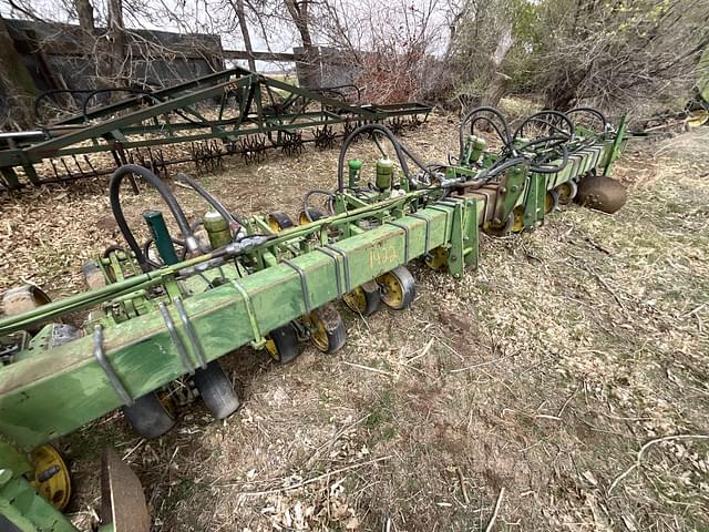 Image of John Deere 200 equipment image 1