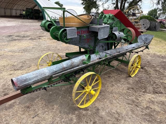 Image of John Deere 200 equipment image 3
