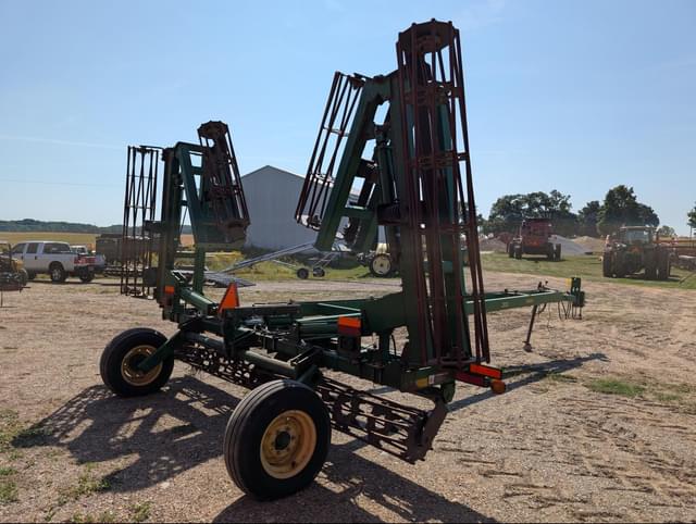 Image of John Deere 200 equipment image 4