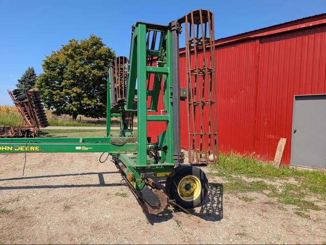 Image of John Deere 200 equipment image 2