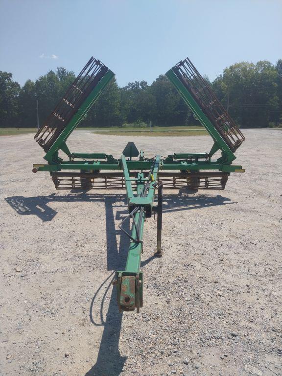 Image of John Deere 200 equipment image 1