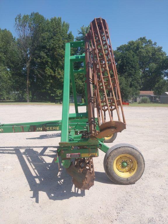 Image of John Deere 200 equipment image 4