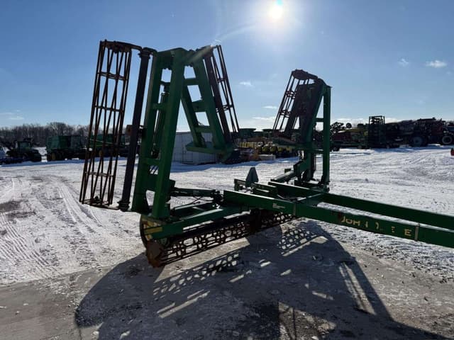 Image of John Deere 200 equipment image 4