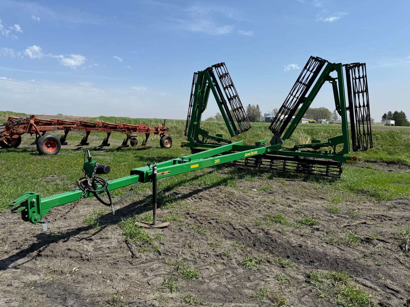 John Deere 200 Equipment Image0