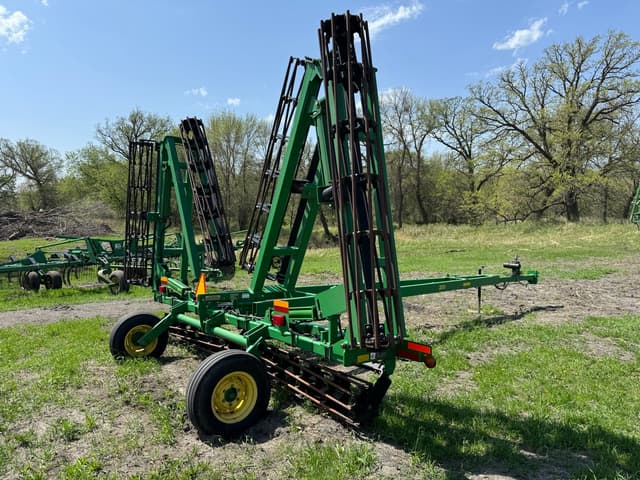 Image of John Deere 200 equipment image 3