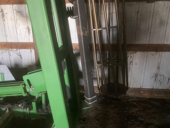 Image of John Deere 200 equipment image 1