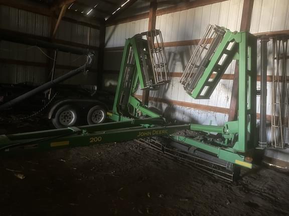 Image of John Deere 200 Primary image