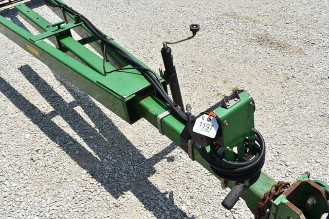 Image of John Deere 200 equipment image 4