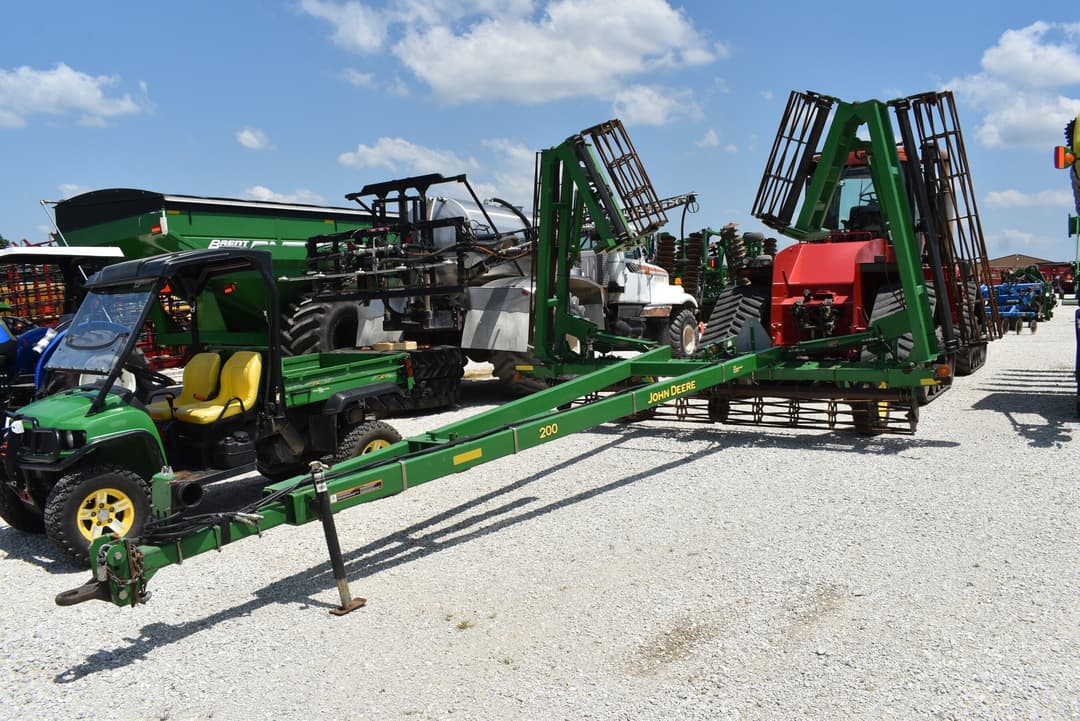 Image of John Deere 200 Primary image