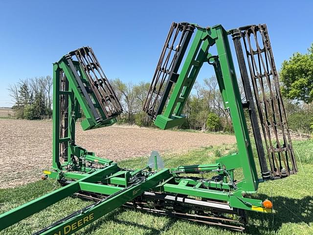 Image of John Deere 200 equipment image 3