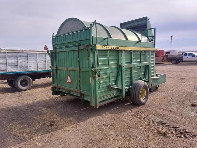 Image of John Deere 200 equipment image 2