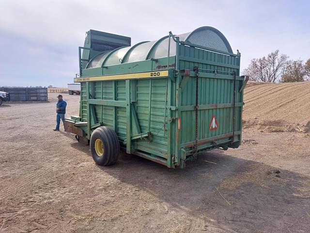 Image of John Deere 200 equipment image 4