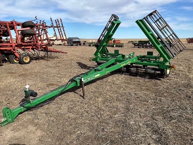 Image of John Deere 200 equipment image 1