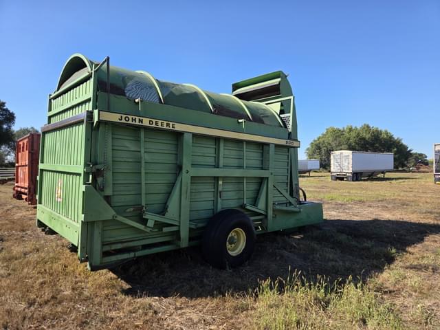 Image of John Deere 200 equipment image 3