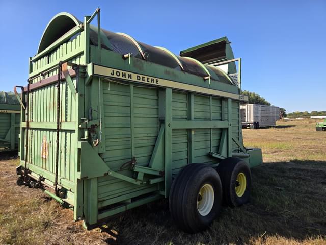 Image of John Deere 200 equipment image 3