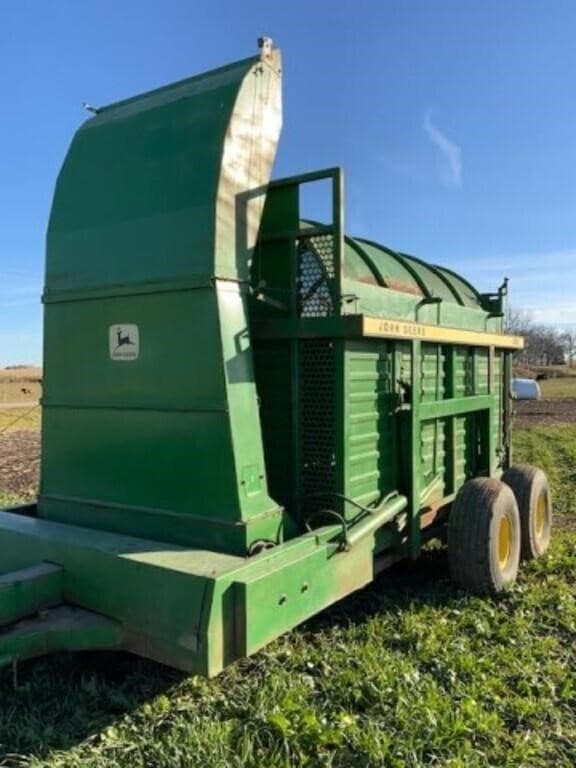 Image of John Deere 200 equipment image 4