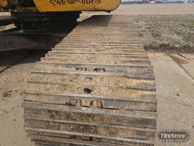 Image of John Deere 200 equipment image 2