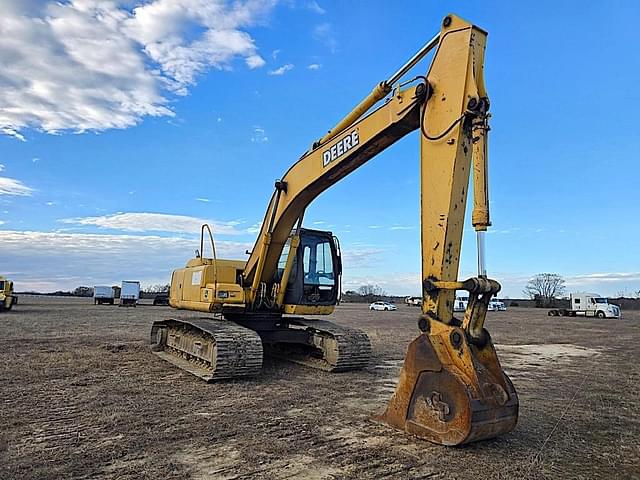 Image of John Deere 200C LC equipment image 1