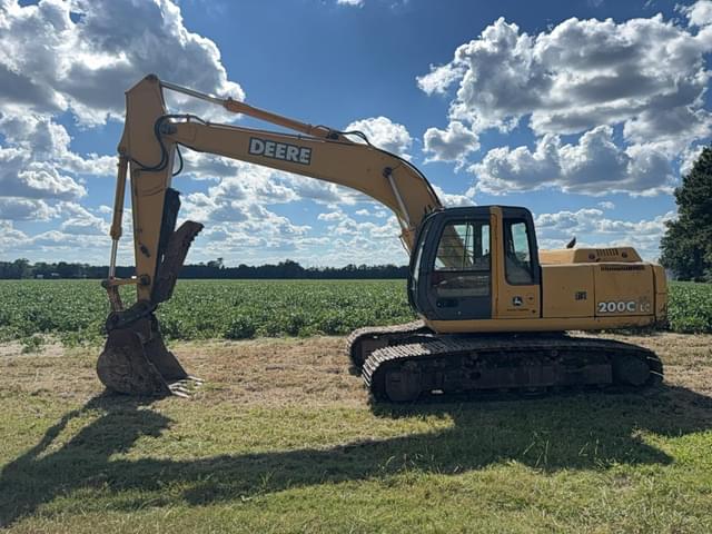 Image of John Deere 200C LC equipment image 1