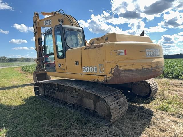 Image of John Deere 200C LC equipment image 3