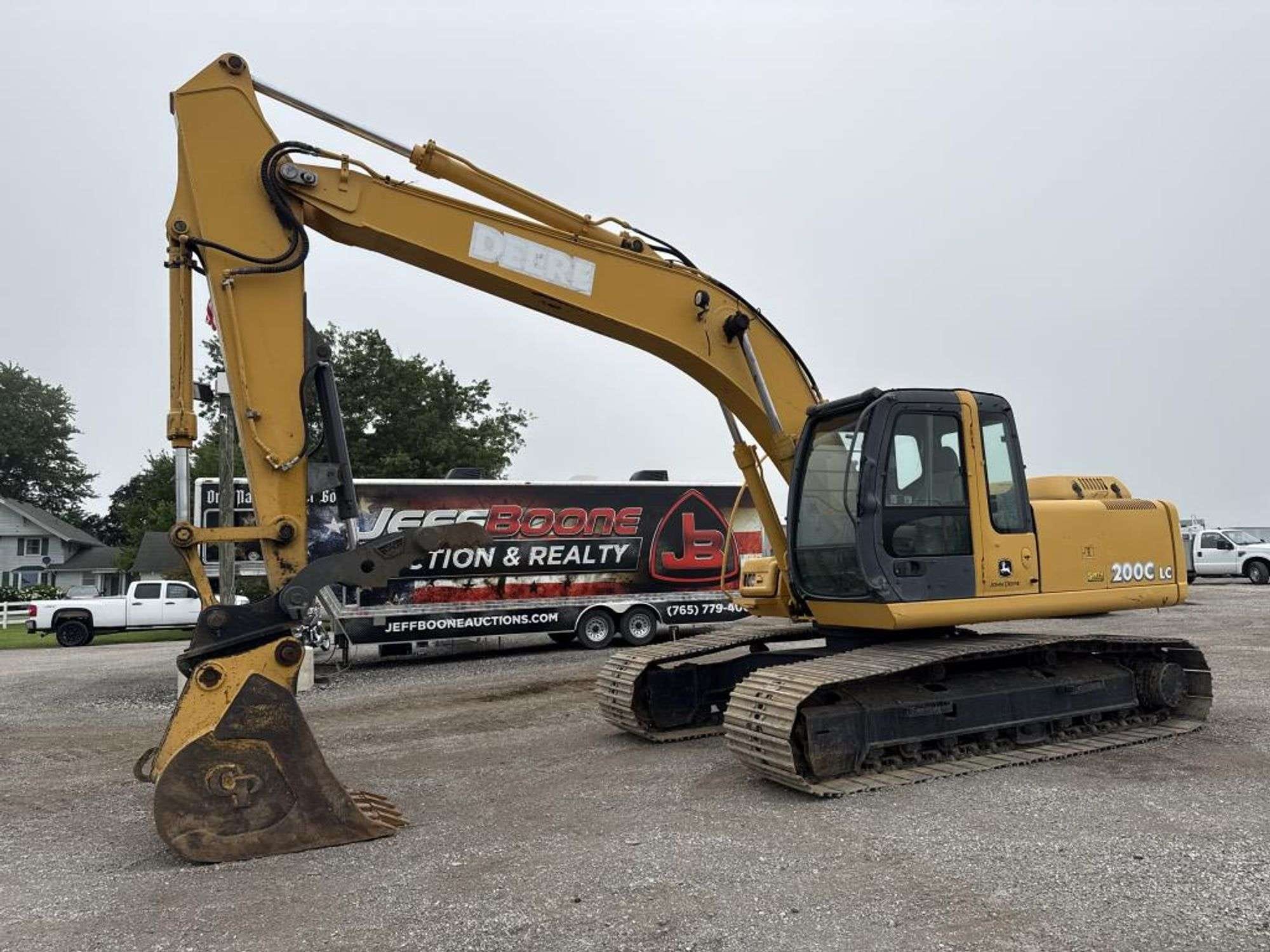 2004 John Deere 200C LC Equipment Image0