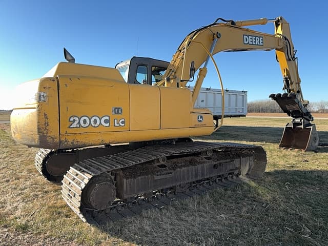 Image of John Deere 200C LC equipment image 2