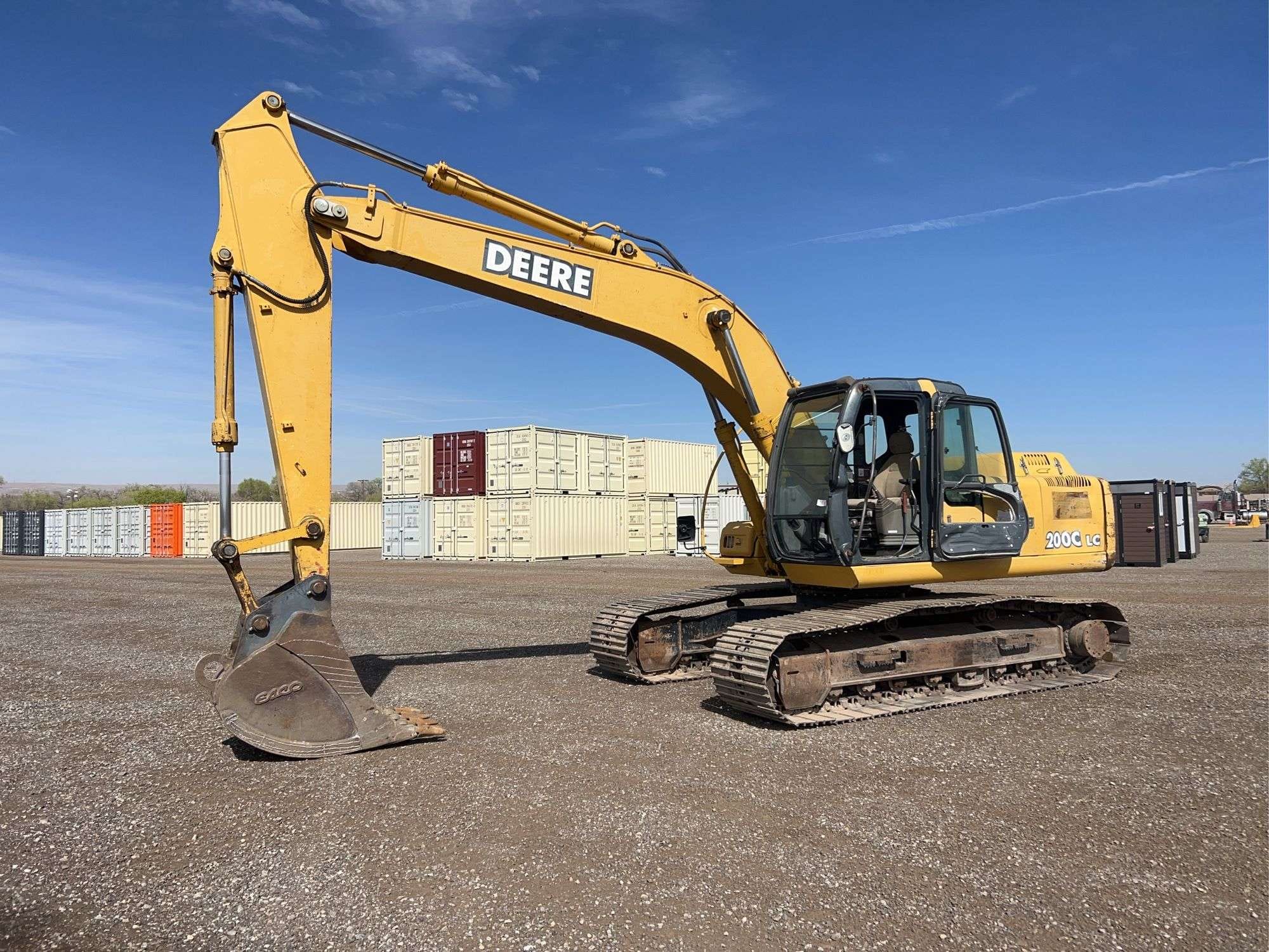 John Deere 200C LC Equipment Image0