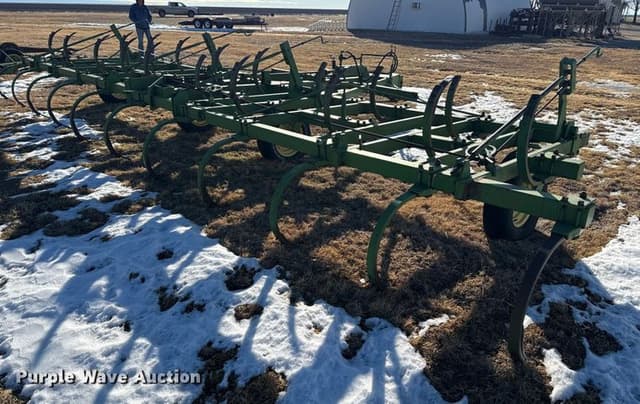 Image of John Deere 200F equipment image 4