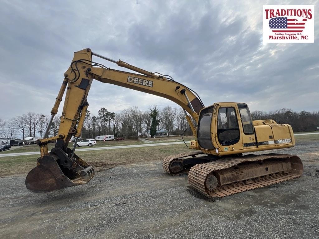 John Deere 200LC Equipment Image0