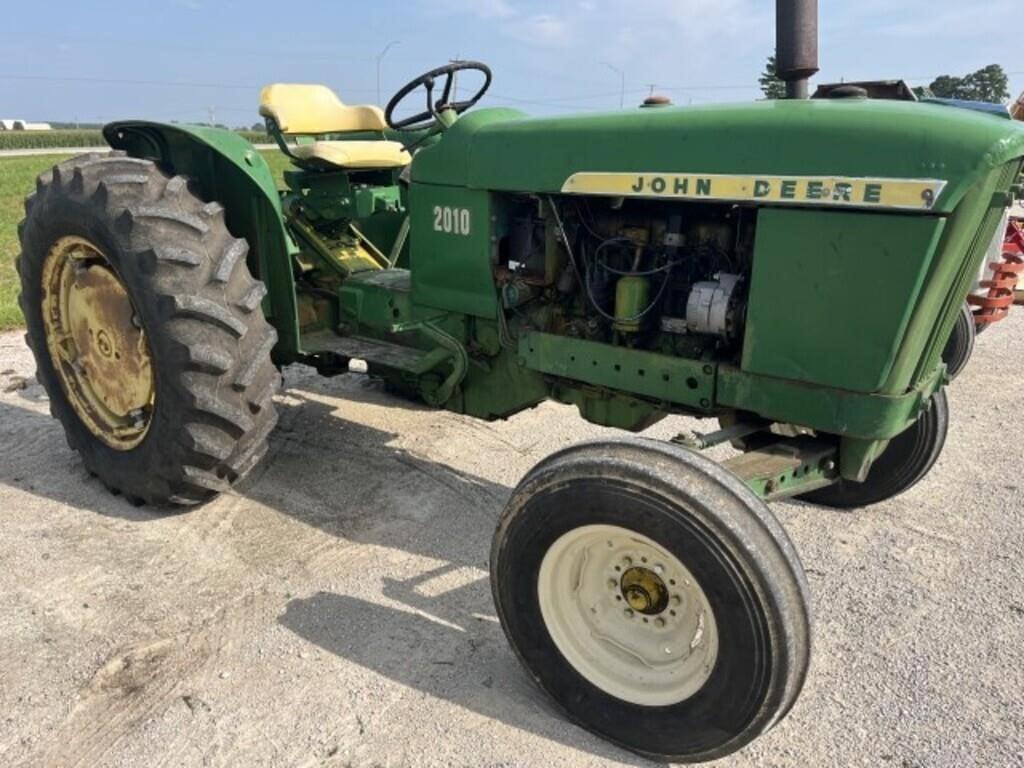Image of John Deere 2010 Primary Image
