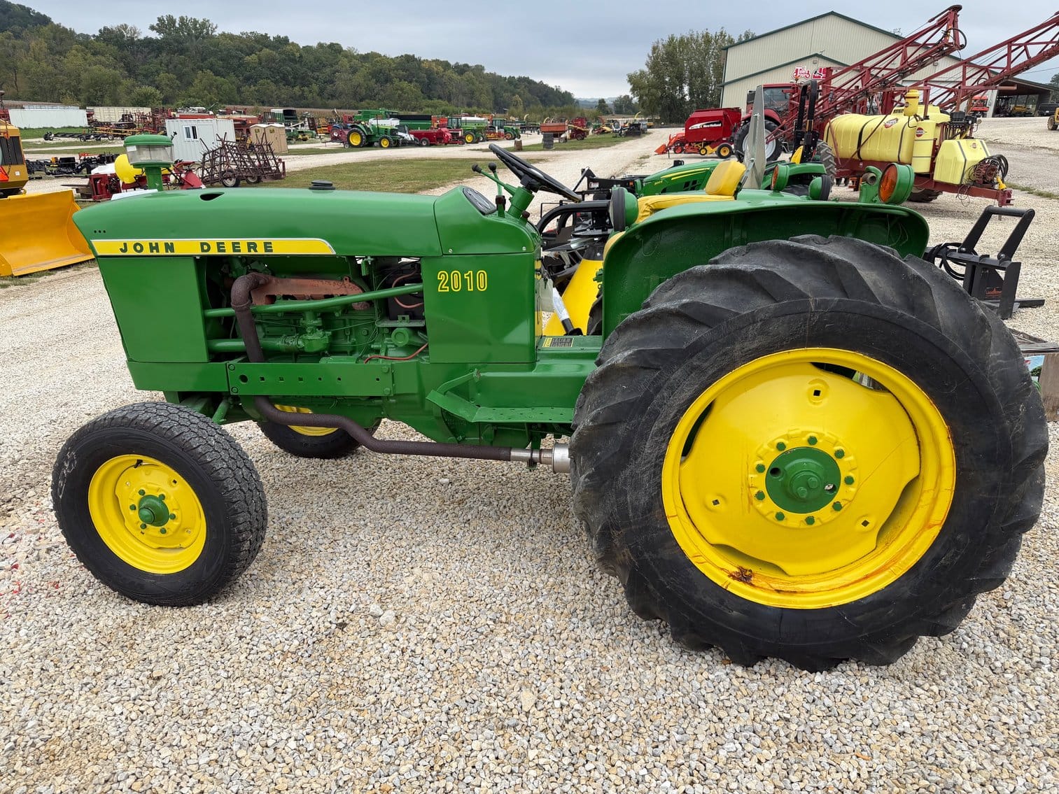 John Deere 2010 Equipment Image0