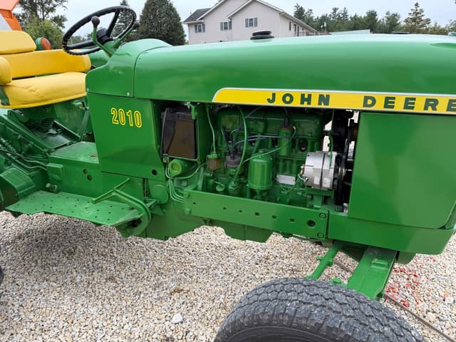 Image of John Deere 2010 equipment image 4