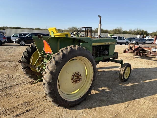 Image of John Deere 2010 equipment image 4