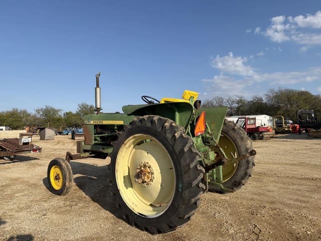 Image of John Deere 2010 equipment image 2