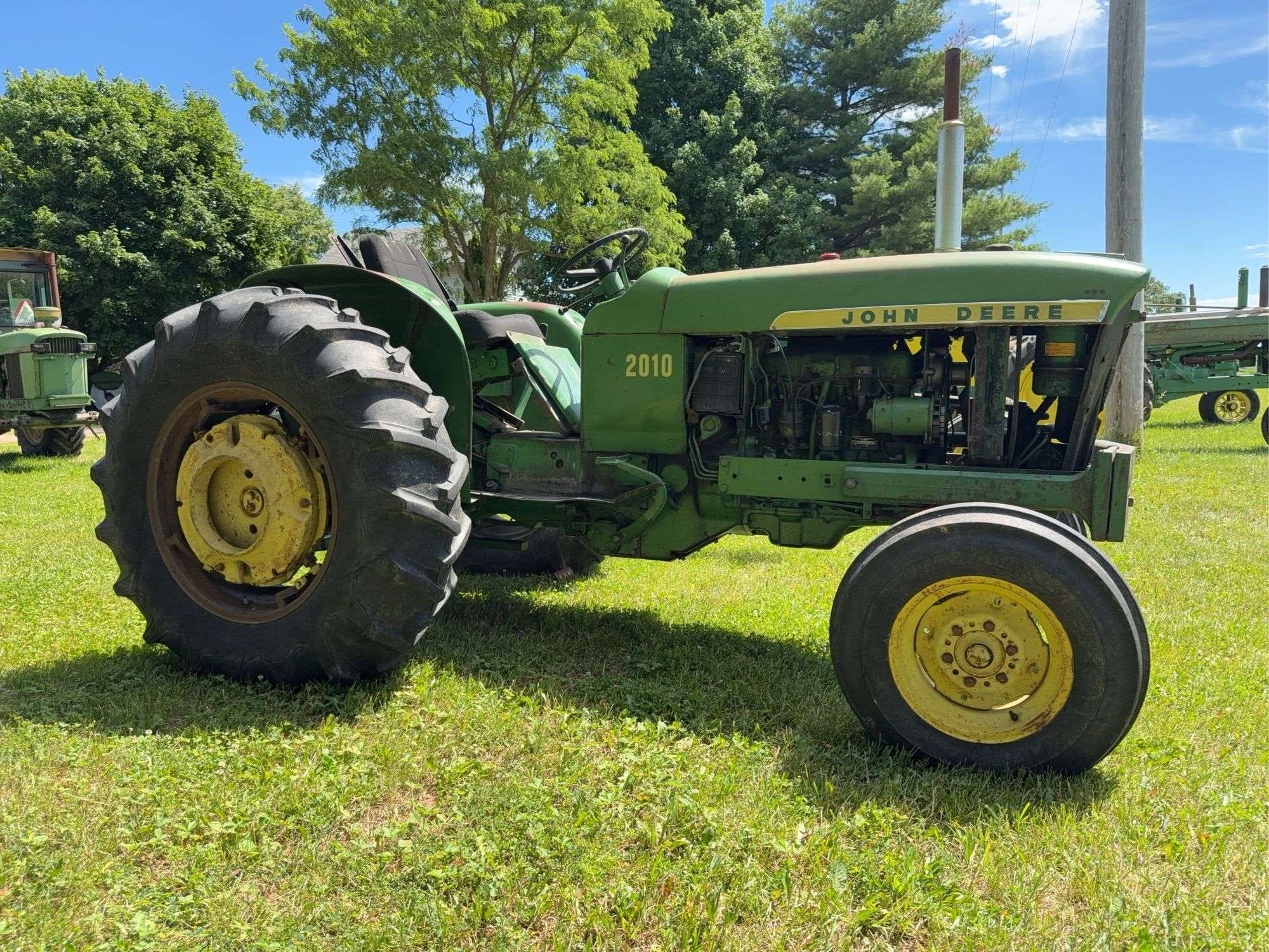 John Deere 2010 Equipment Image0