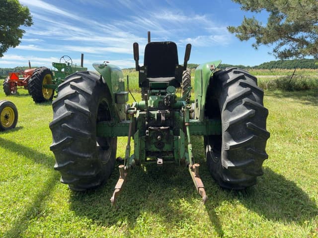 Image of John Deere 2010 equipment image 2
