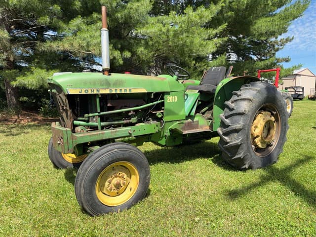 Image of John Deere 2010 equipment image 4
