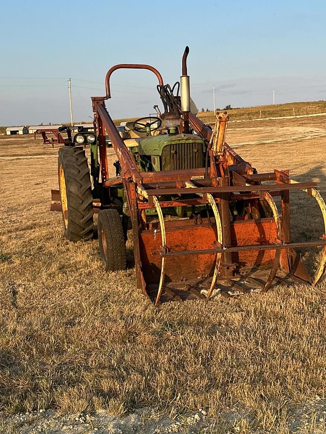 Image of John Deere 2010 equipment image 1