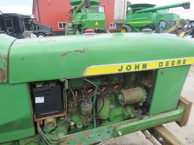 Image of John Deere 2010 equipment image 3