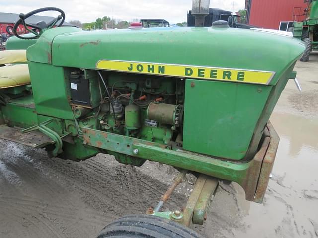 Image of John Deere 2010 equipment image 1