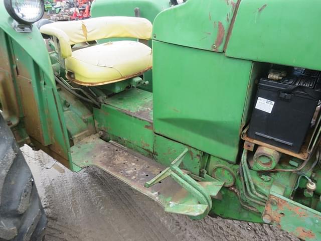 Image of John Deere 2010 equipment image 2