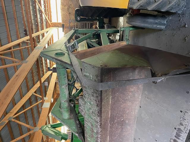 Image of John Deere 2010 equipment image 4
