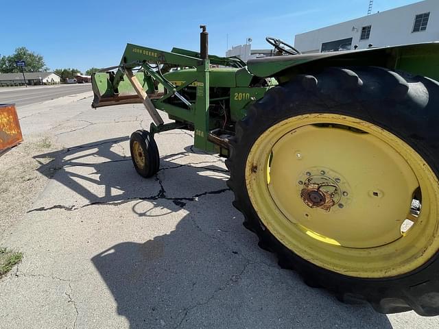 Image of John Deere 2010 equipment image 2