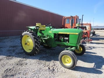 Main image John Deere 2010