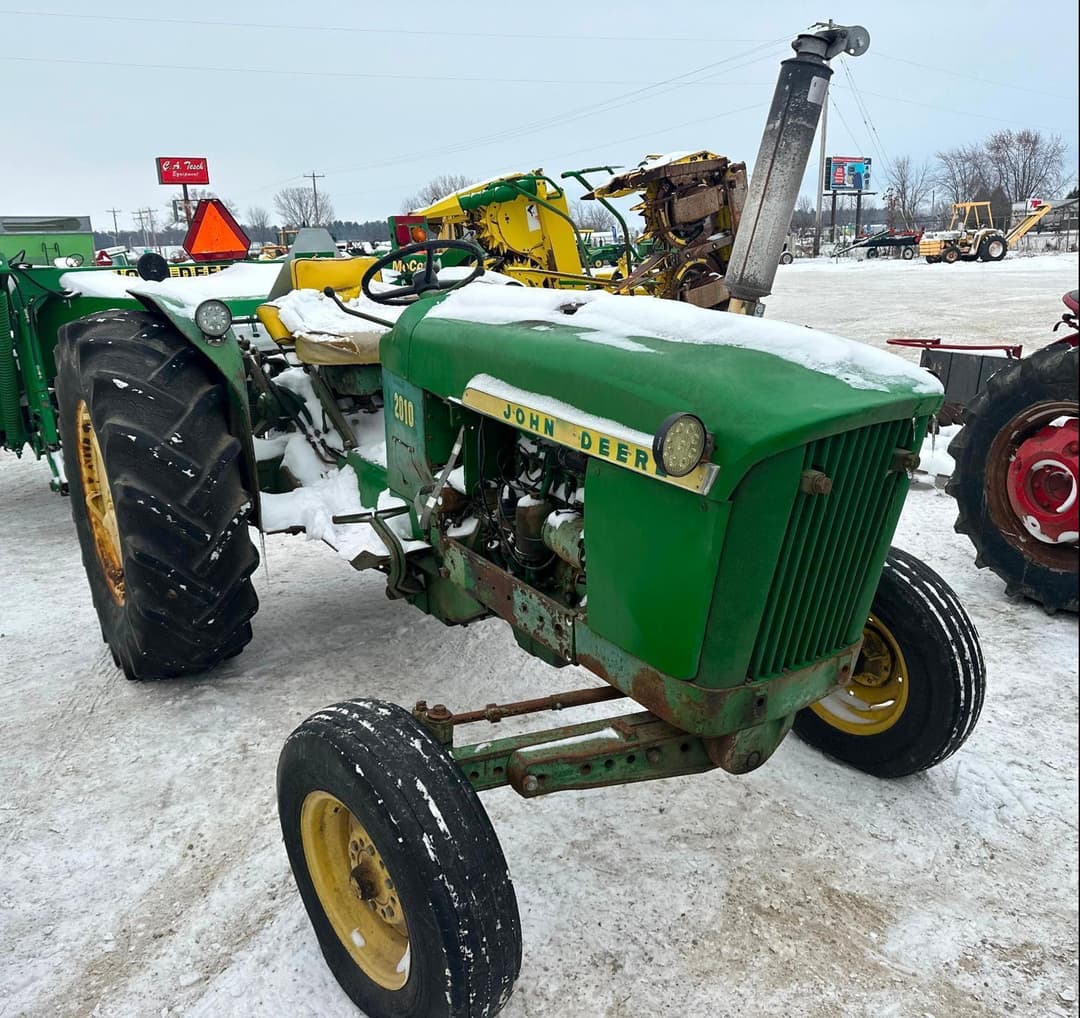 Image of John Deere 2010 Image 0
