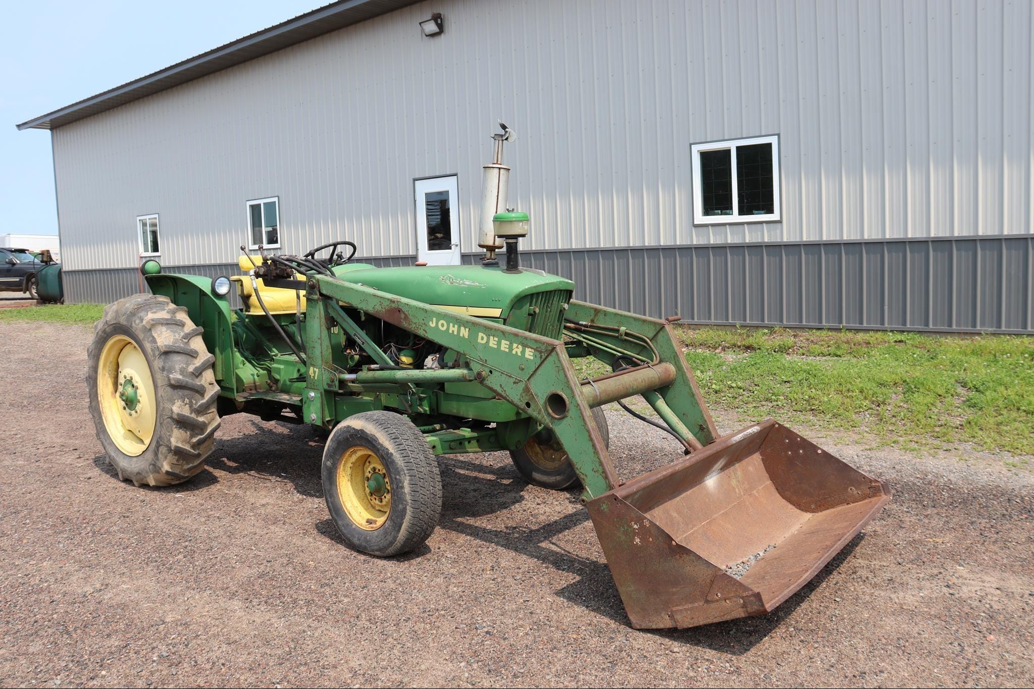 John Deere 2010 Equipment Image0