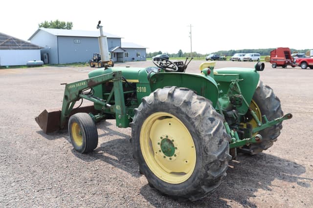 Image of John Deere 2010 equipment image 4