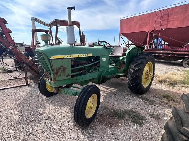 Image of John Deere 2010 equipment image 1